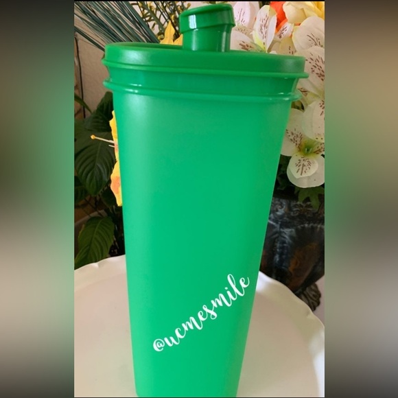 Tupperware Fridge Water Bottle 2L Green with matching Top/Spout - Picture 3 of 4